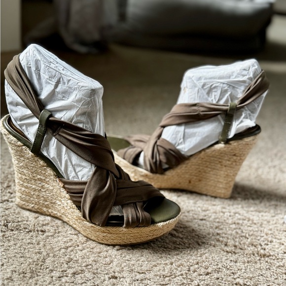 Zigi Soho Brown Wedge Sandals - Picture 1 of 4